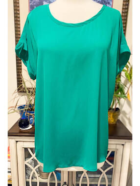 Pleione Green Blouse Medium Short Sleeve Flowy Tunic Top Lightweight